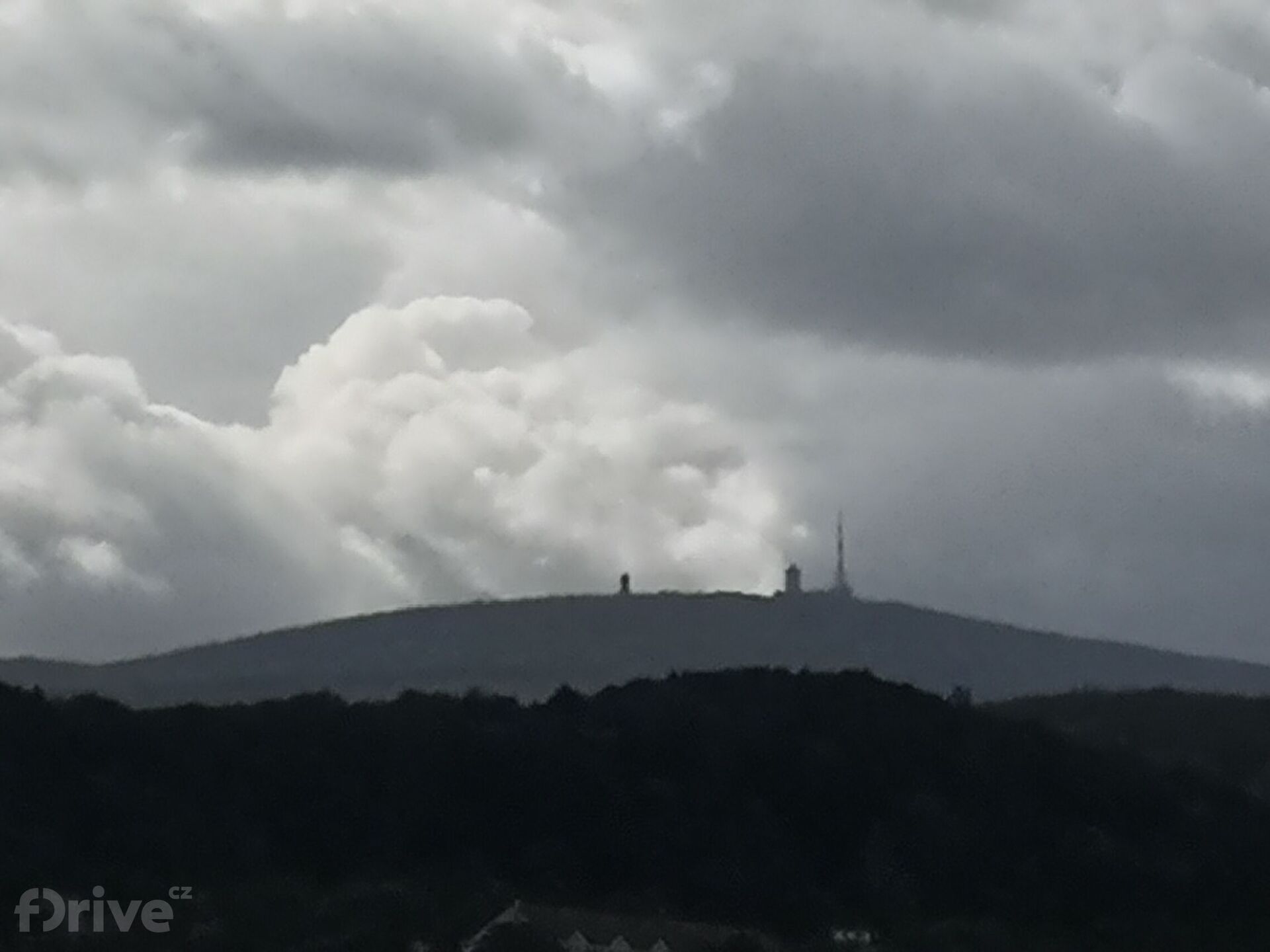 Elektromobilem s přívěsem