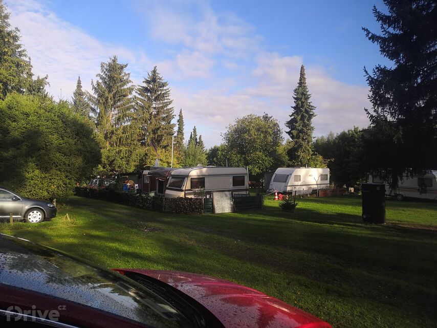 Elektromobilem s přívěsem