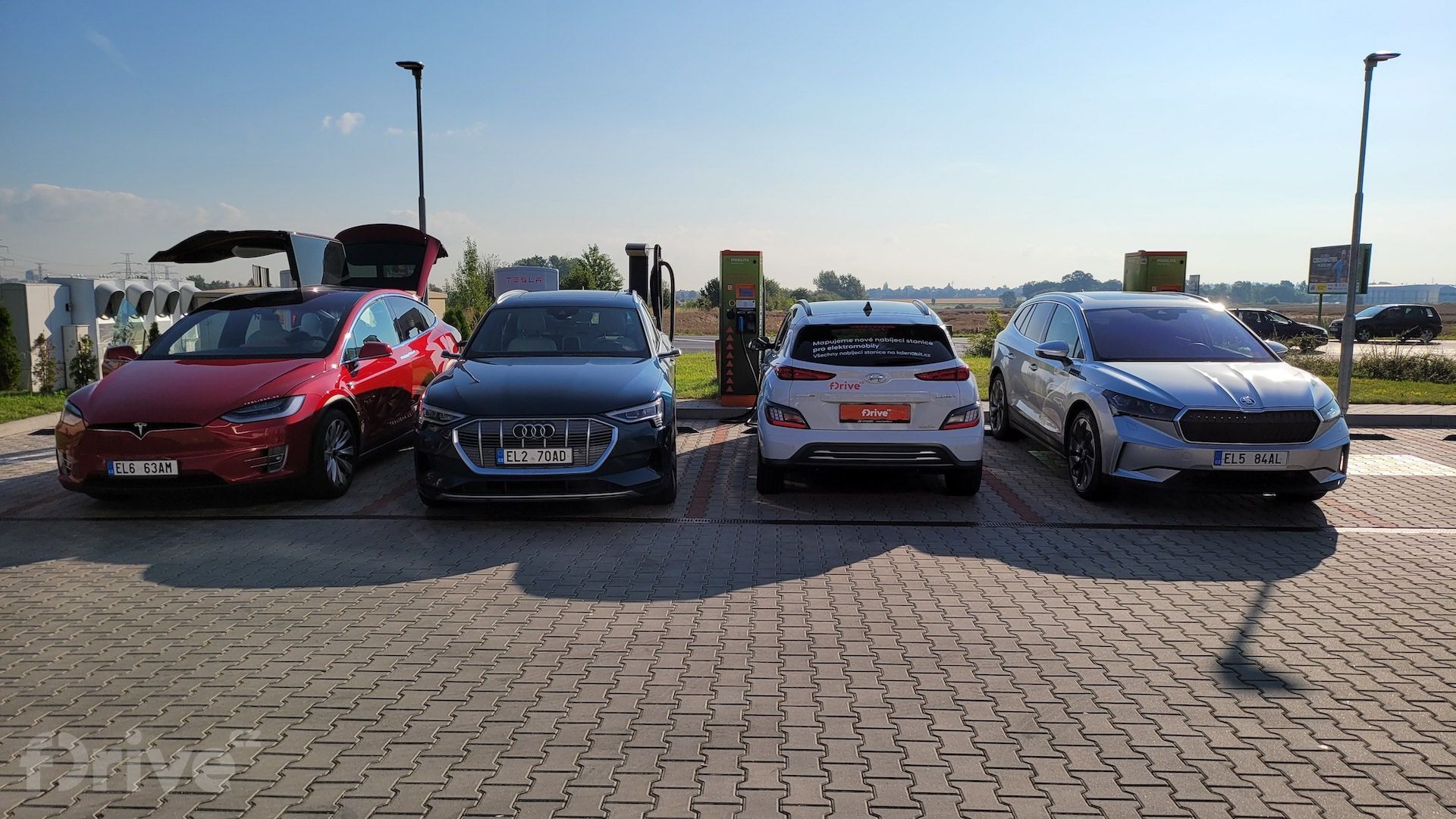 Elektromobily před odjezdem do Chorvatska