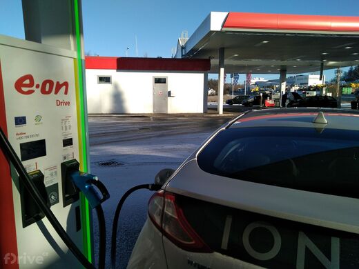 E.ON a Tesla Supercharger, D1 exit č.90, Vystrkov