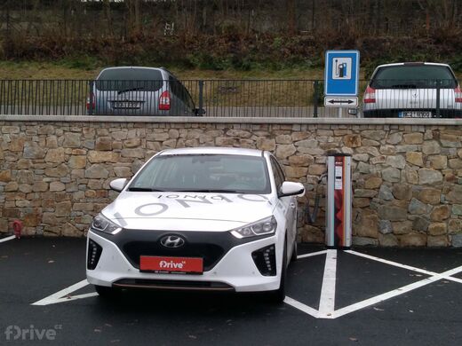 E.ON, Český Krumlov, Objížďková ul., parkoviště nad autobusovým nádražím