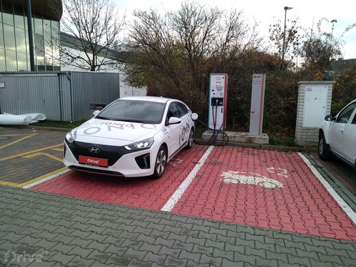 E.ON, Čestlice, obchodní centrum Albert