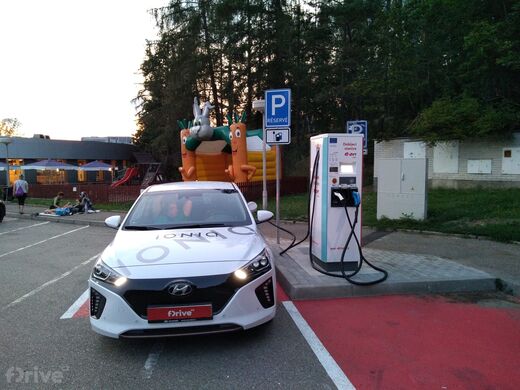 EON, Chocerady - motorest Naháč, dálnice D1 km 29A směr Praha