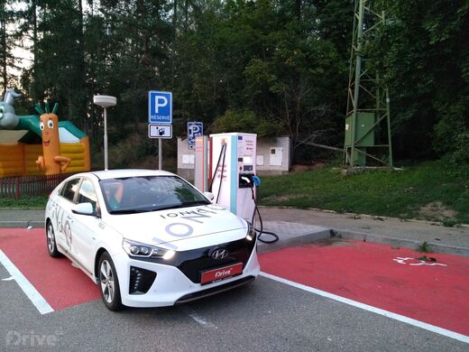 EON, Chocerady - motorest Naháč, dálnice D1 km 29A směr Praha