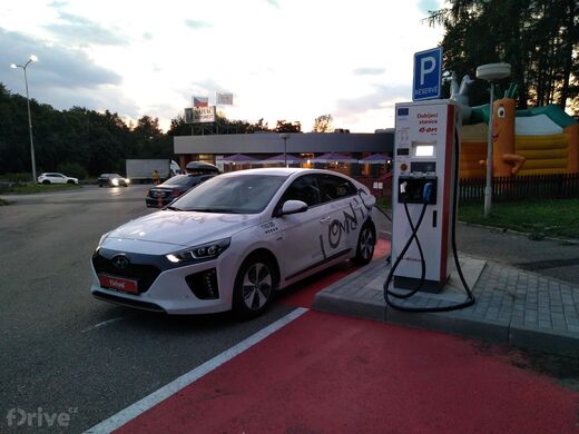 EON, Chocerady - motorest Naháč, dálnice D1 km 29A směr Praha