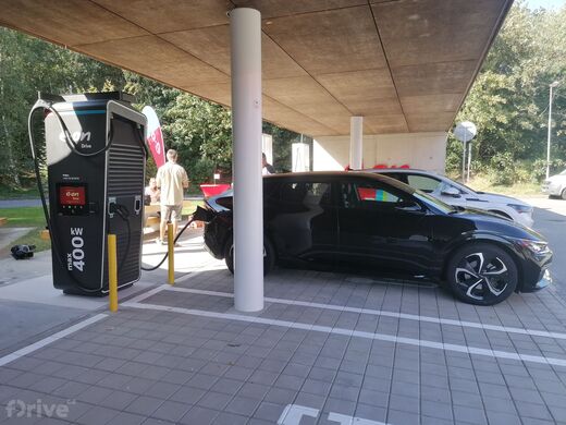 E.ON, dálnice D1 exit č.90, Vystrkov