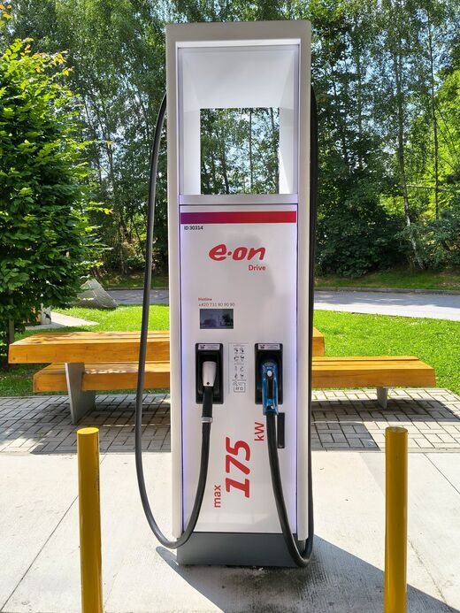 E.ON, dálnice D1 exit č.90, Vystrkov