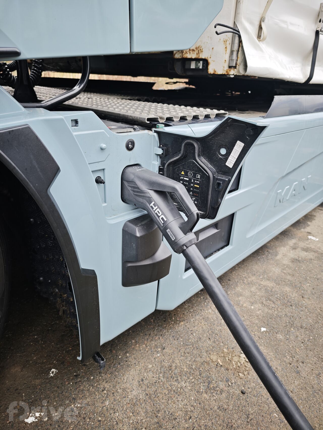 E.ON Drive otevírá druhou dobíječku v Česku určenou přímo pro nákladní vozidla