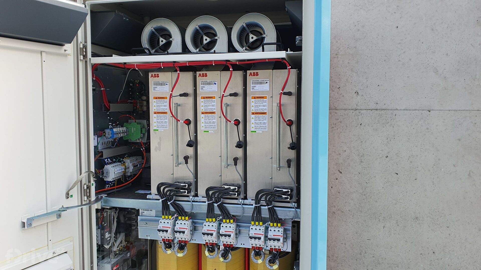 e.on Humpolec - ultrarychlá nabíjecí stanice ABB