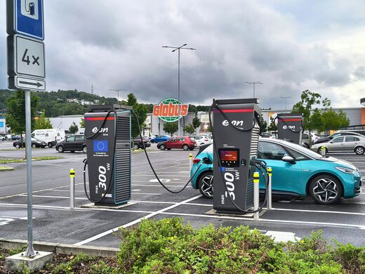 E.ON, Karlovy Vary - Jenišov, Obchodní ul, hypermarket Globus