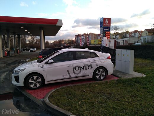 E.ON, Lovosice, silnice č. 30 směr Ústí n.L., ČS Benzina