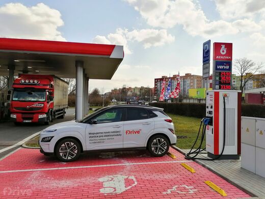 E.ON, Lovosice, silnice č. 30 směr Ústí n.L., ČS Benzina