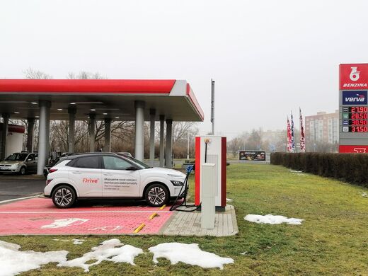 E.ON, Lovosice, silnice č. 30 směr Ústí n.L., ČS Benzina