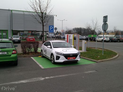 E.ON, Pardubice, Poděbradská ul., OC Globus
