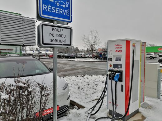 E.ON, Pardubice, Poděbradská ul., OC Globus