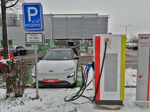 E.ON, Pardubice, Poděbradská ul., OC Globus