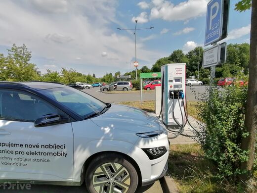 E.ON, Pardubice, Poděbradská ul., OC Globus