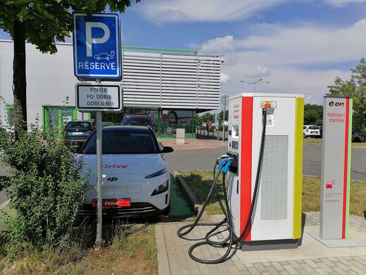 E.ON, Pardubice, Poděbradská ul., OC Globus