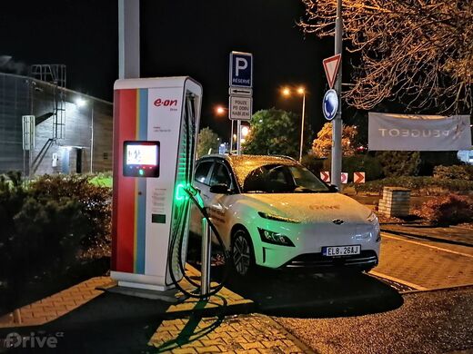 E.ON, Písek, Hradišťská ul., Peugeot