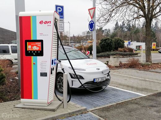 E.ON, Písek, Hradišťská ul., Peugeot