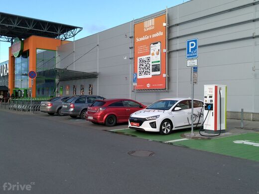 E.ON, Plzeň - Chotíkov, Studentská ul., OC Globus