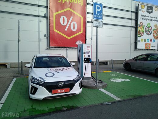 E.ON, Plzeň - Chotíkov, Studentská ul., OC Globus