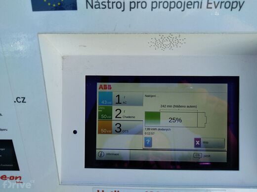 E.ON, Praha - Zličín, Sárská ul., OC Globus
