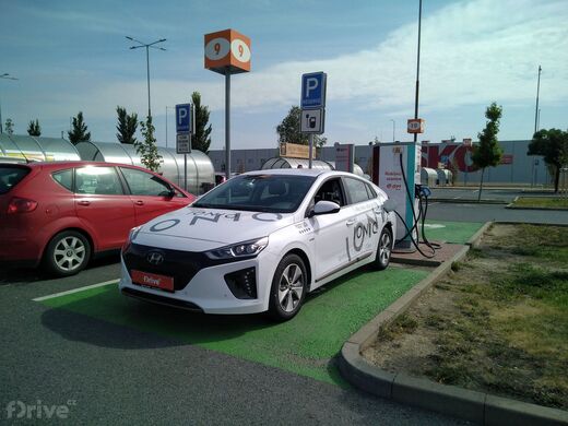 E.ON, Praha 18 -Čakovice, obchodní centrum Globus