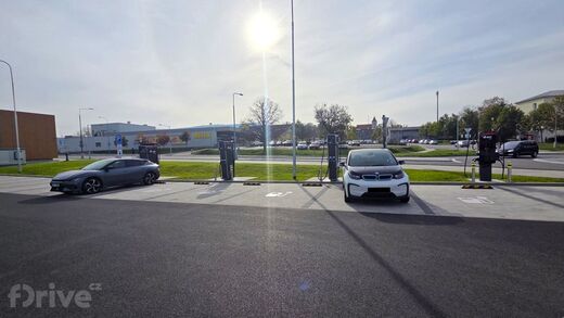 E.ON, Strakonice, Písecká ul., obchodní areál Retail park
