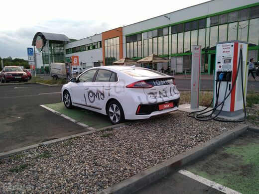 E.ON, Trmice, obchodní centrum Globus