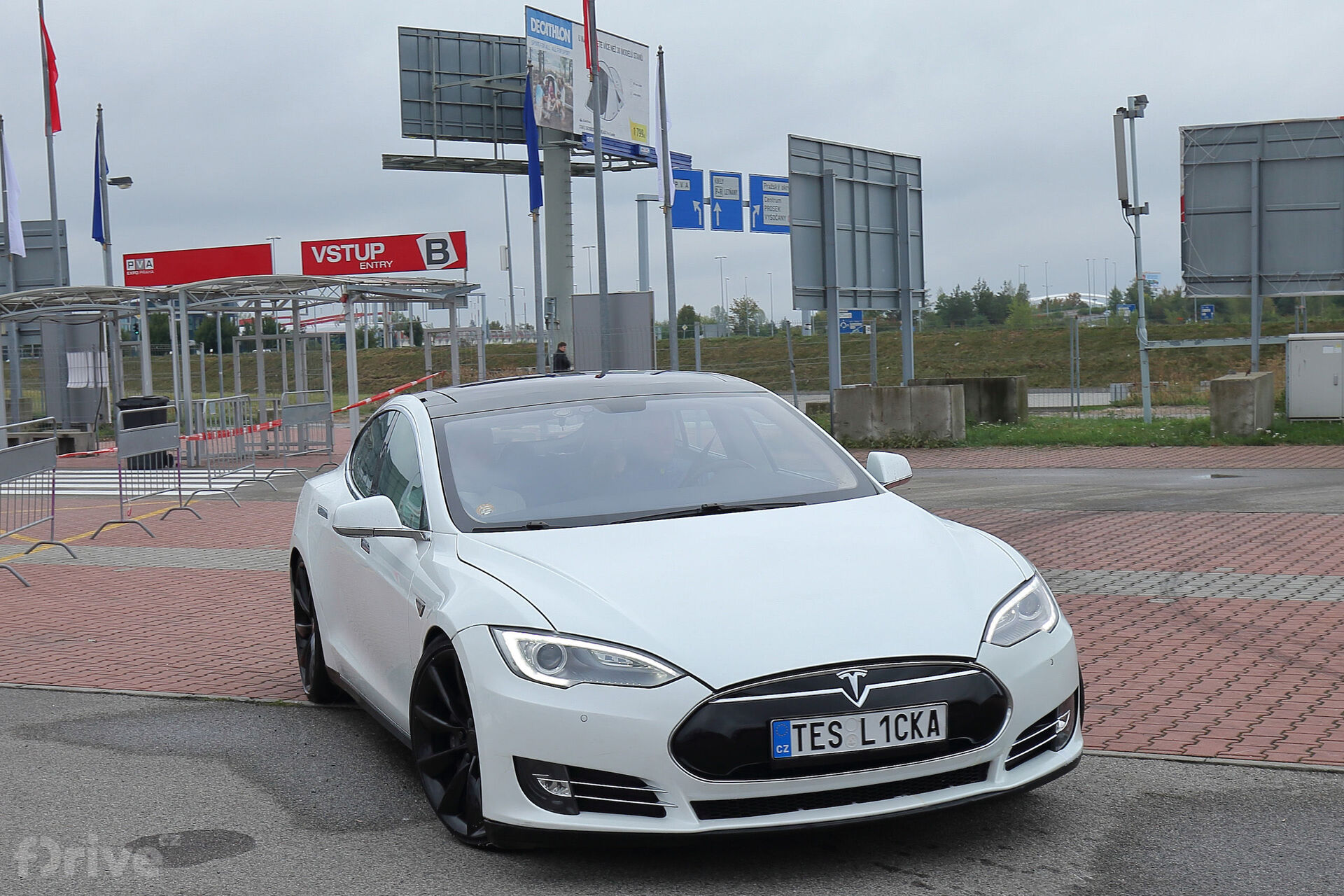 Escape6 Prague Car Festival