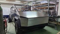 Falešná Tesla Cybertruck