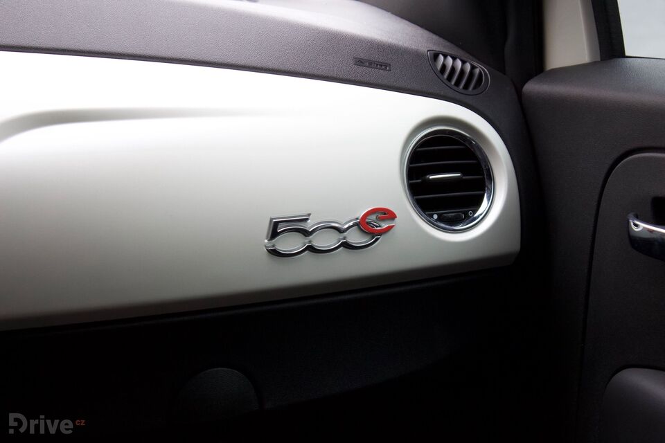 Fiat 500e (2012)