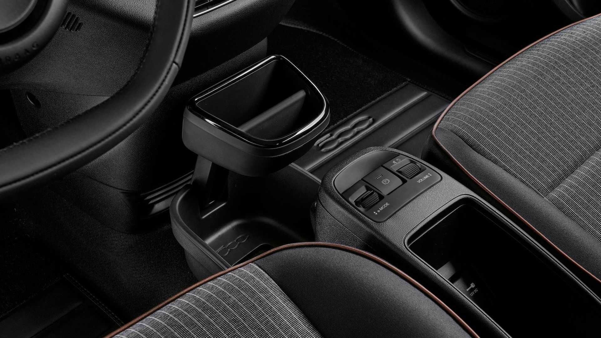 Fiat 500e s doplňky Mopar