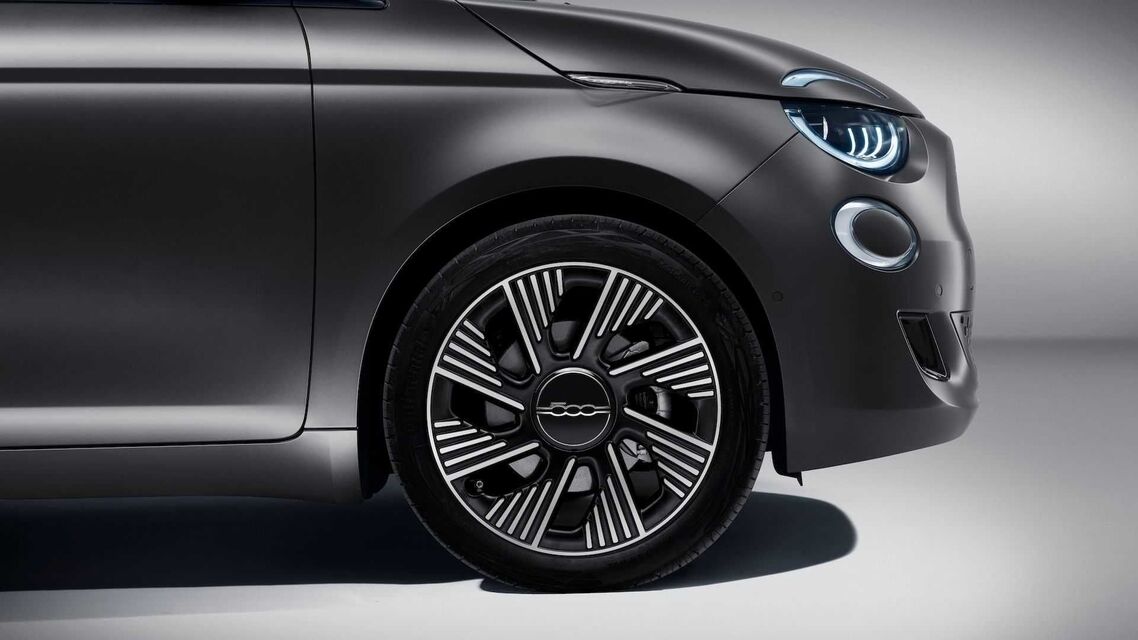 Fiat 500e s doplňky Mopar