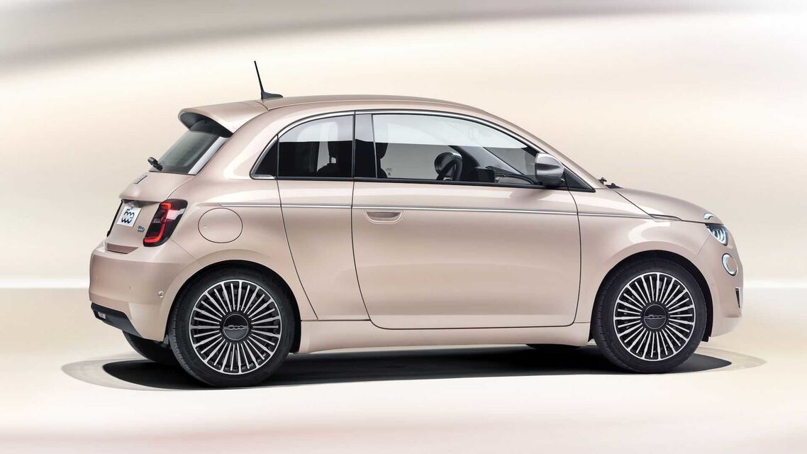 Fiat 500e s doplňky Mopar
