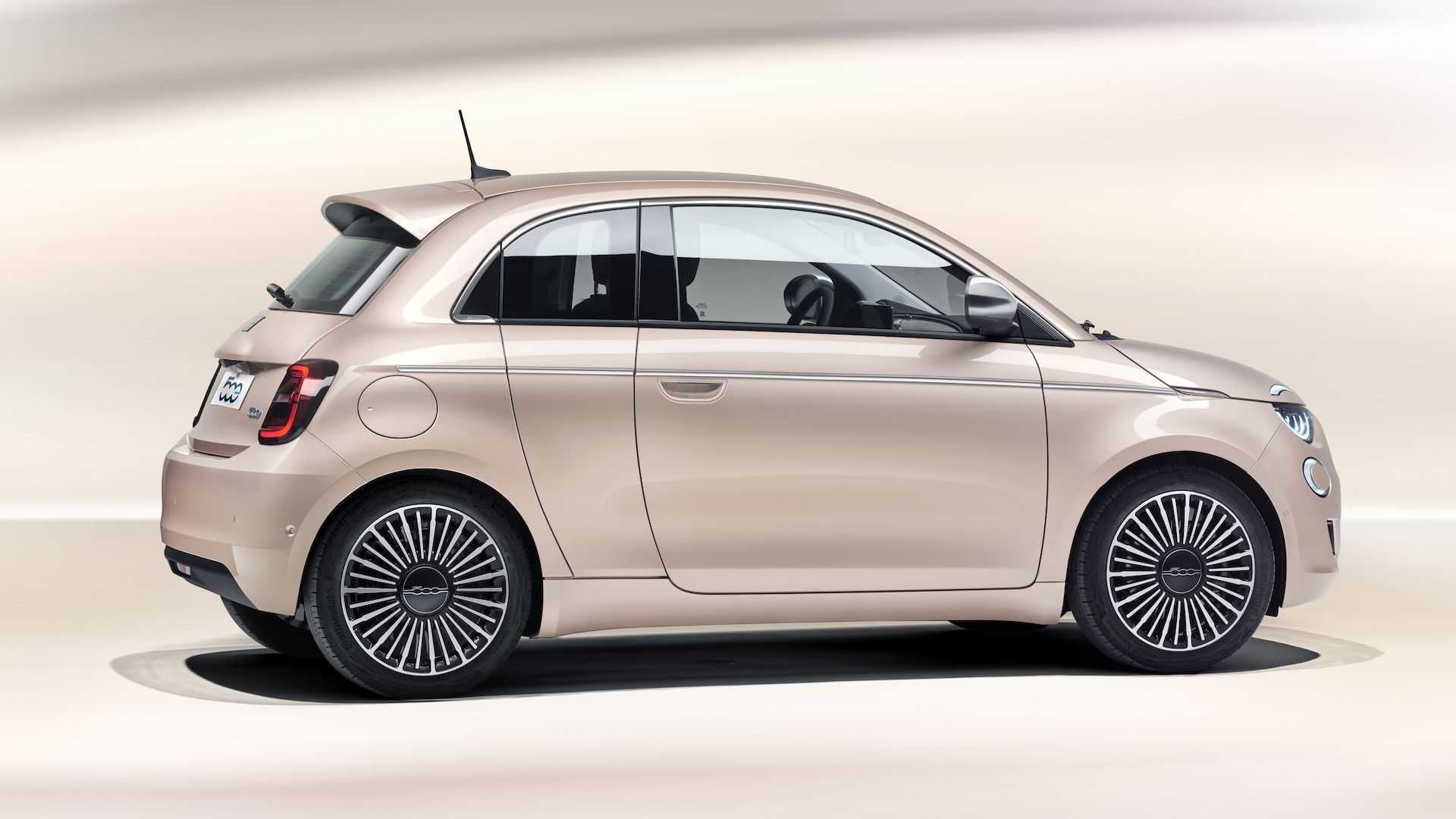 Fiat 500e s doplňky Mopar