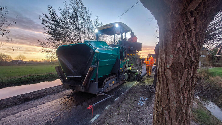 Finišer SUPER 1300-5e