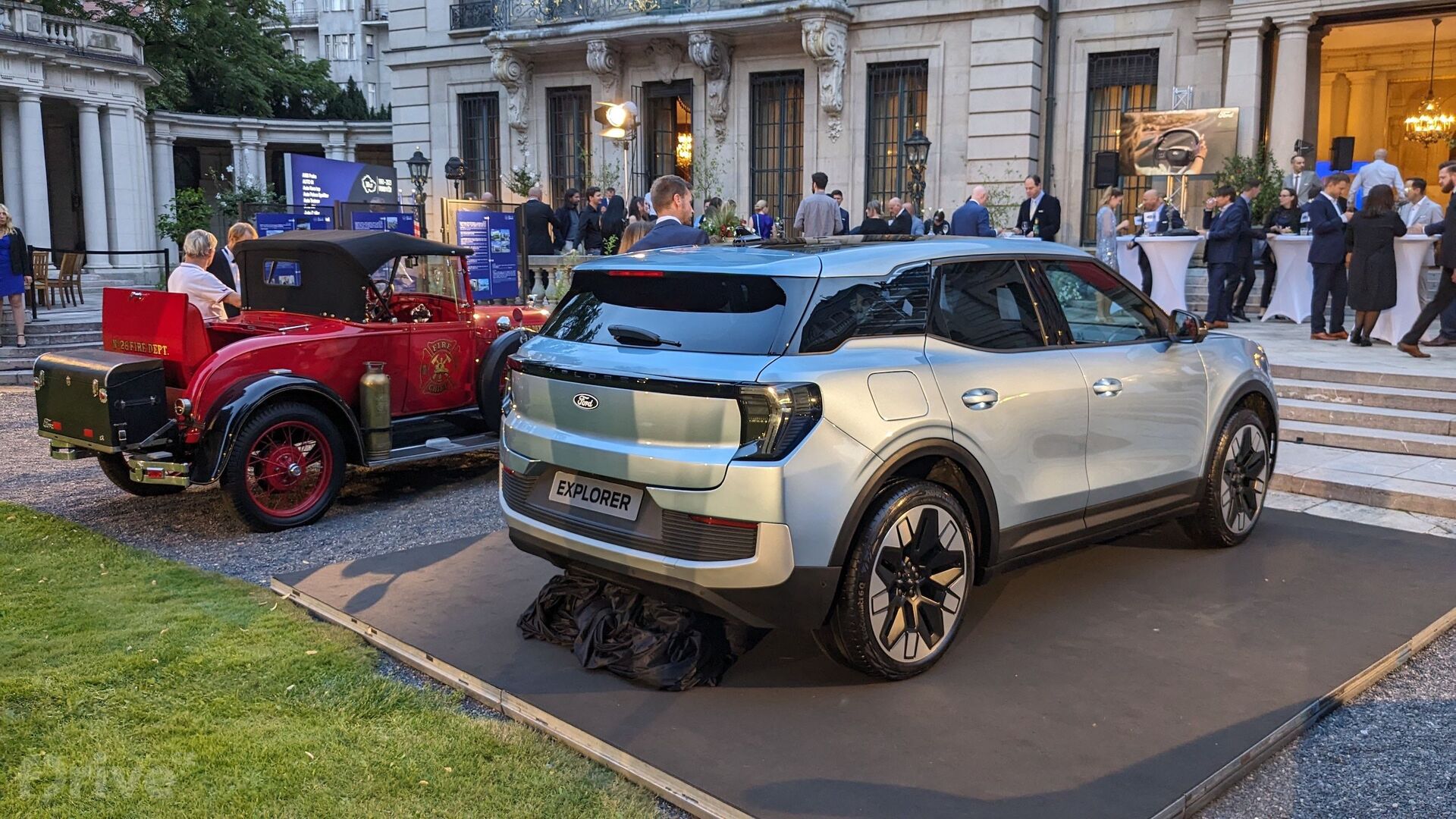 Ford Explorer EV