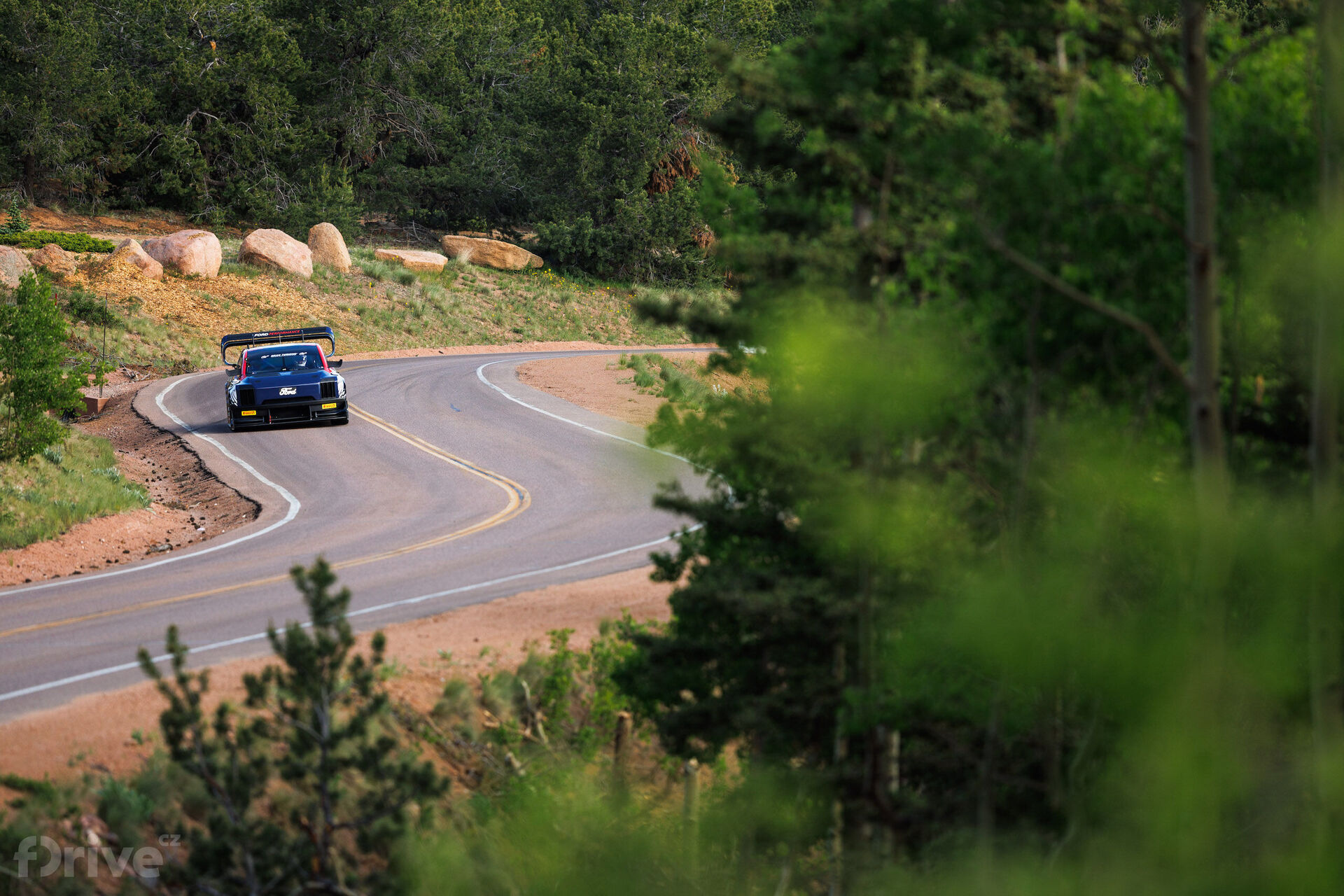 Ford F-150 Lightning na Pikes Peaku