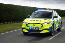 Ford Mustang Mach-E v policejní verzi pro britskou policii