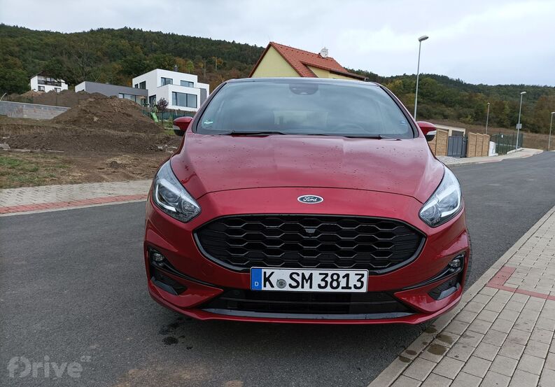 Ford S-Max Hybrid ST-Line