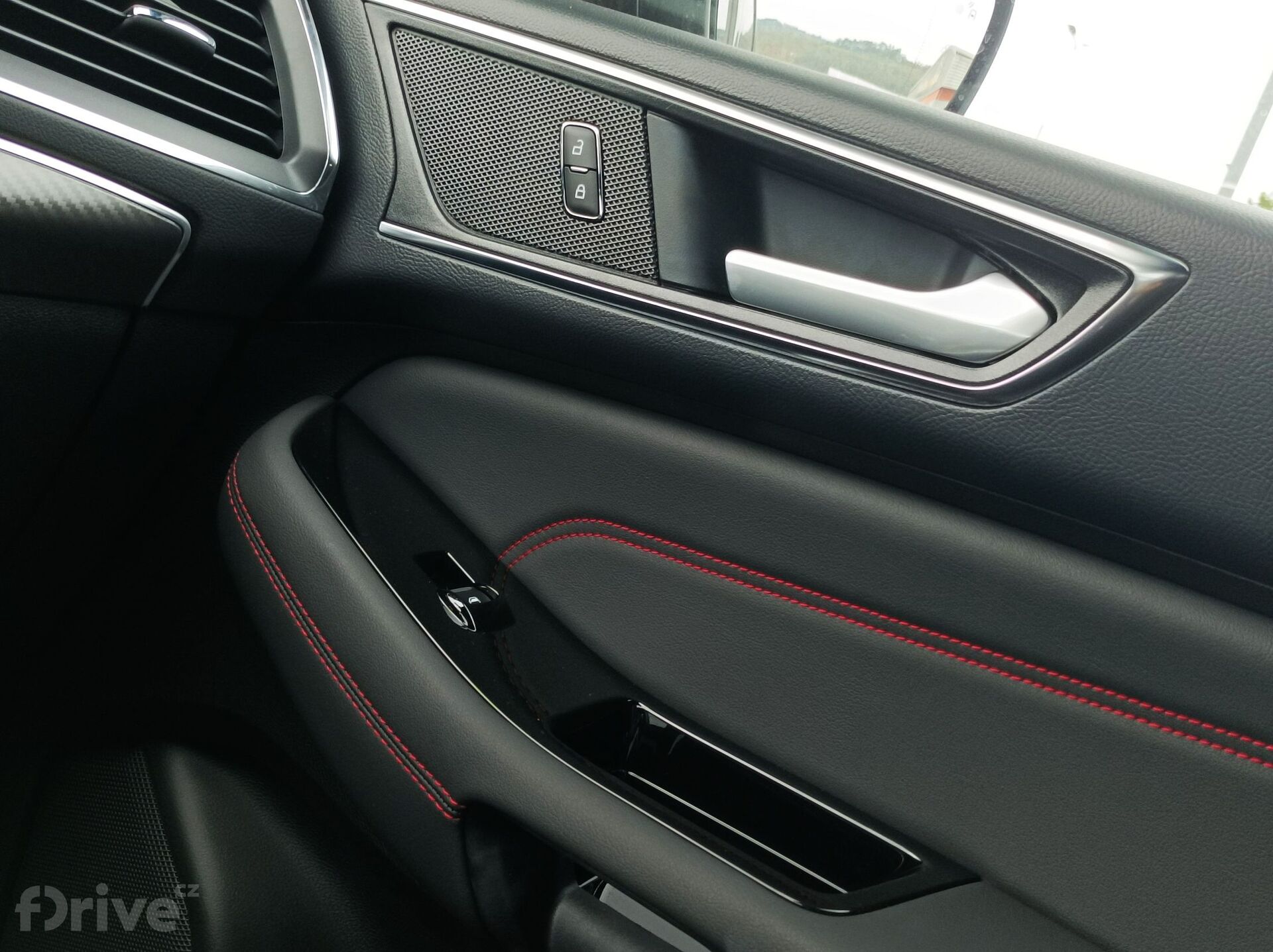 Ford S-Max Hybrid ST-Line