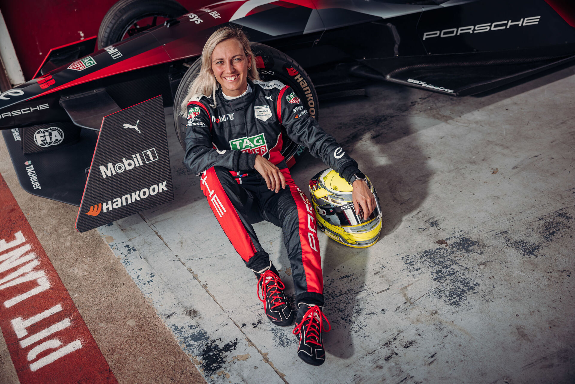 Gabriela Jílková si vyzkoušela monopost Formule E