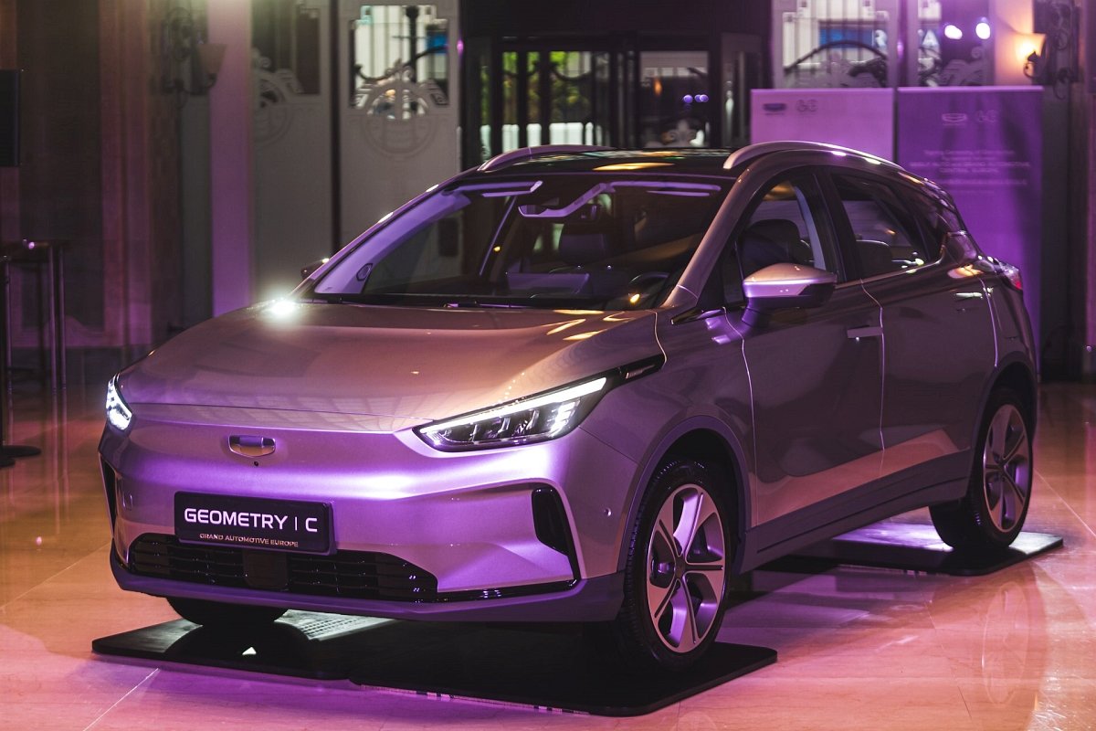 Geely Geometry C V bava A Cena FDrive cz