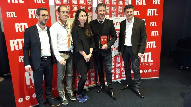 Gilles Vidal přebíra cenu pro Peugeot 508