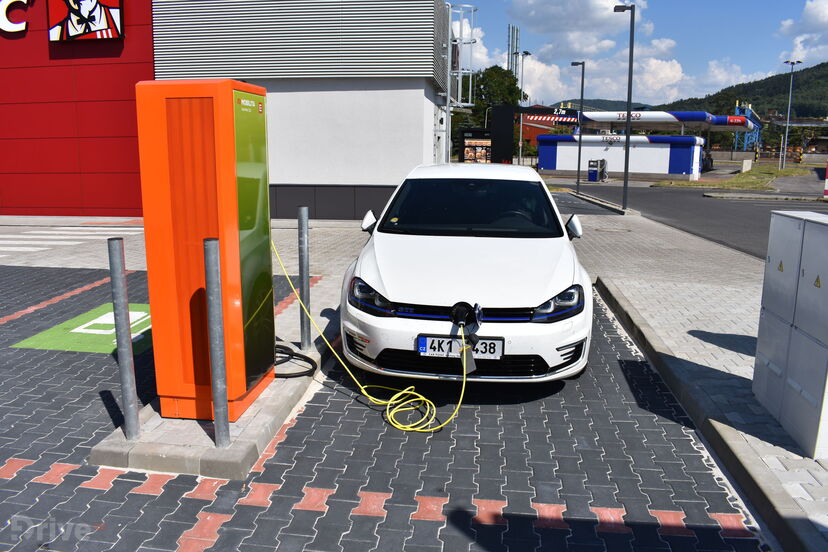 Golf GTE test spotřeby