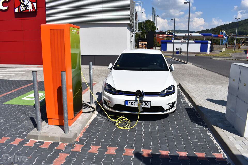 Golf GTE test spotřeby