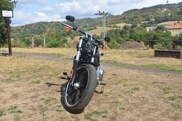 Harley - Davidson Breakout