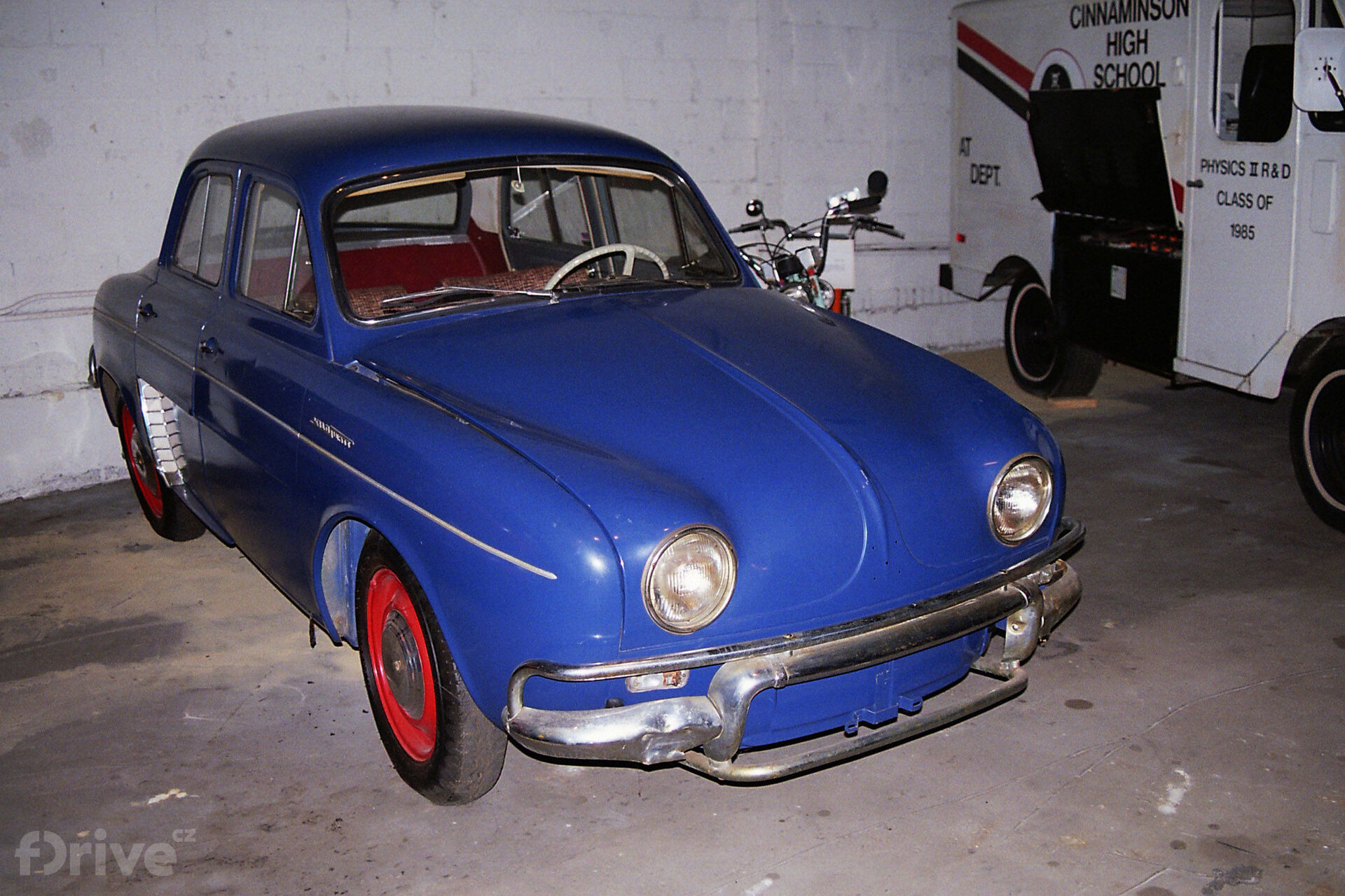 Henney Kilowatt, elektrický Dauphine